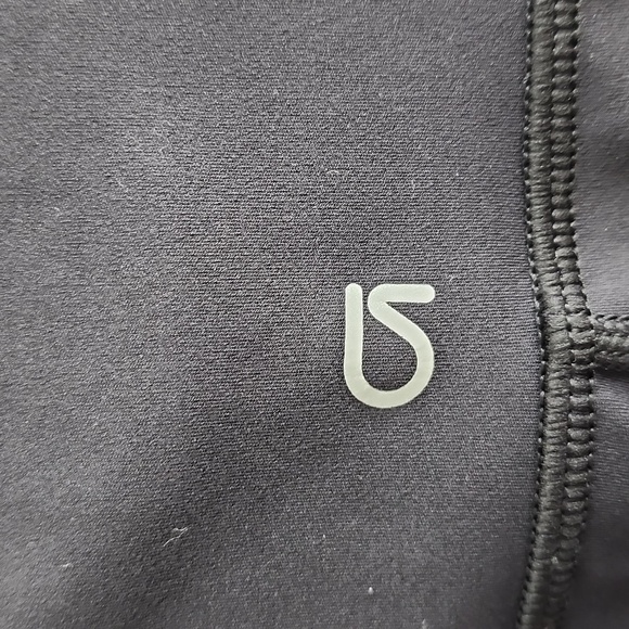 Gap fit eclipse Capri workout pants size small - Picture 3 of 4